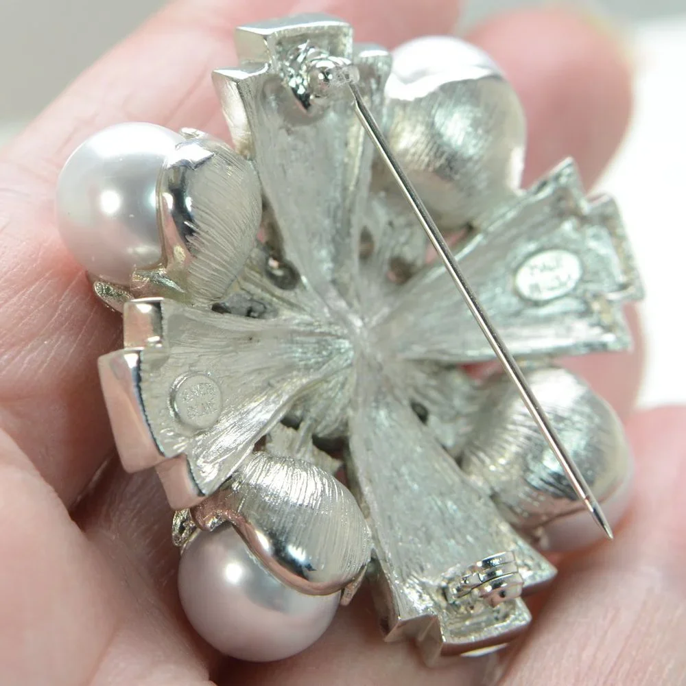 Kenneth Jay Lane KJL Rhodium-Plated Faux Pearl & Rhinestone Cross Pin Br… - Picture 7 of 7